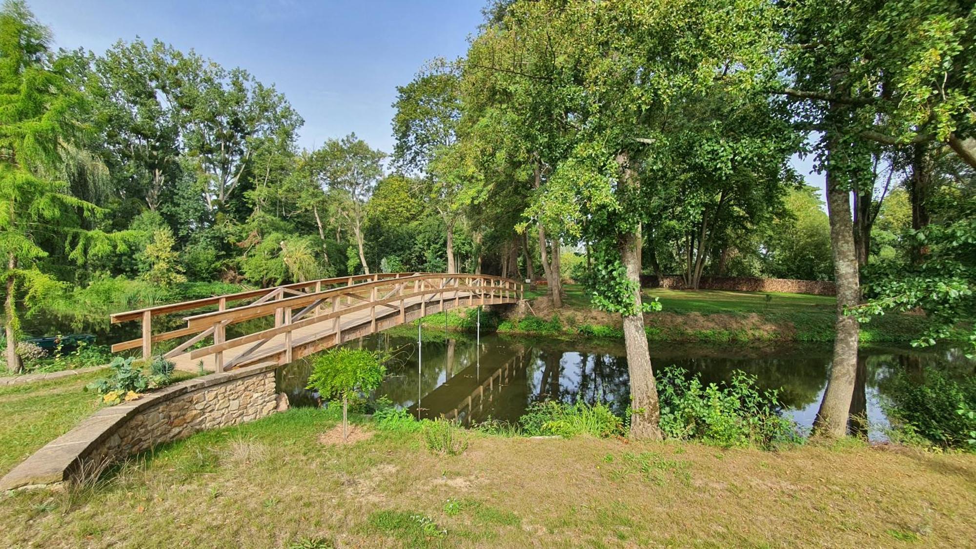 Au Fil De L'Eau Bed and Breakfast La Chapelle-Saint-Aubin Εξωτερικό φωτογραφία